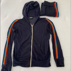 Like new Monrow supersoft navy/rainbow sweatsuit